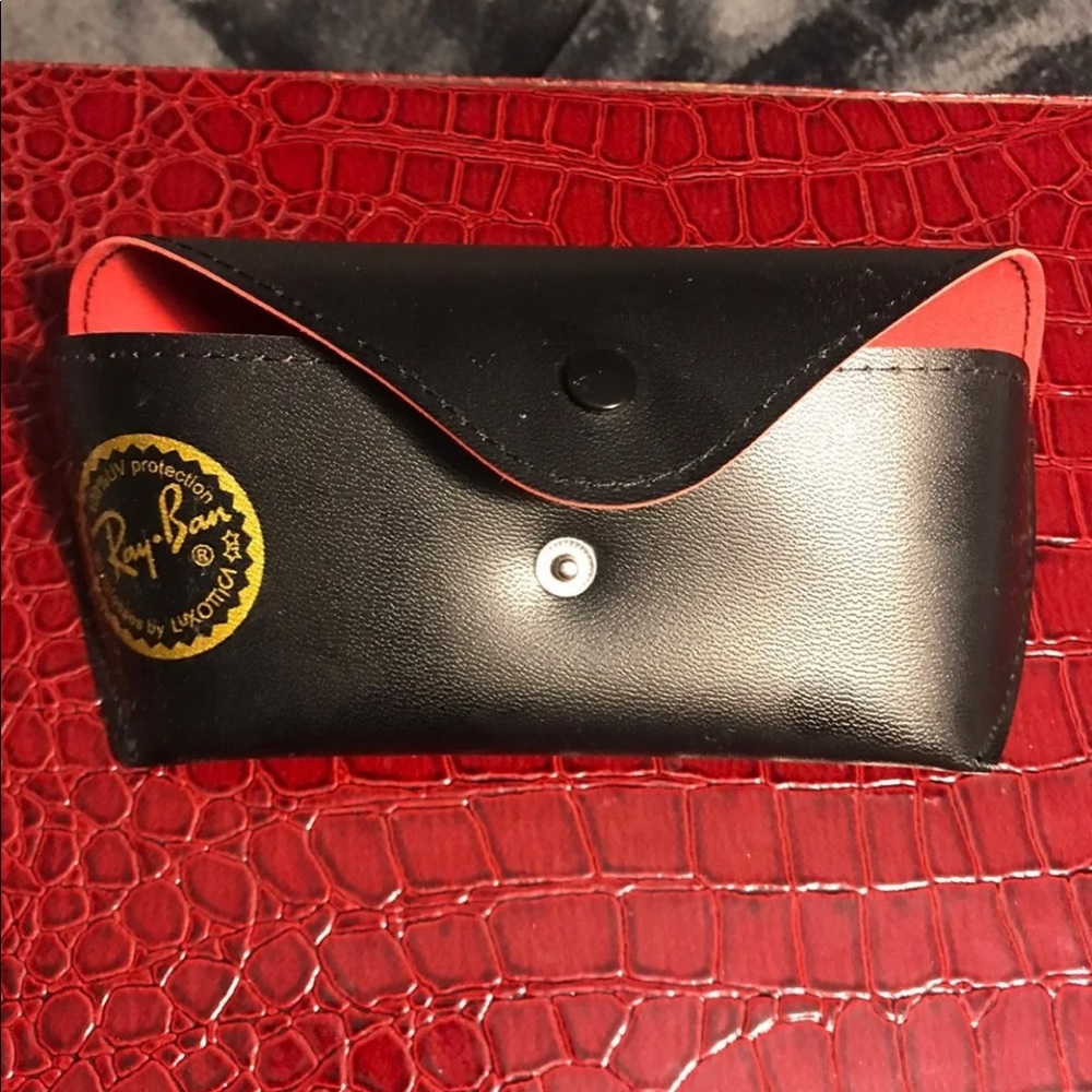 Ray•Ban Sunglasses - Picture 3 of 8
